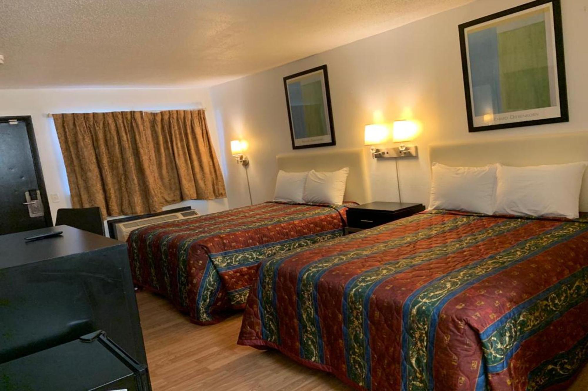 Economy Inn Of Holland Zewnętrze zdjęcie