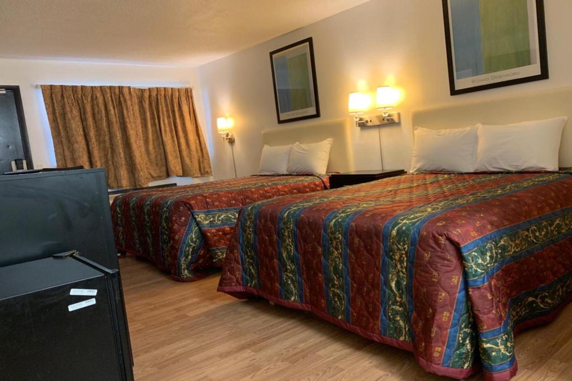 Economy Inn Of Holland Zewnętrze zdjęcie