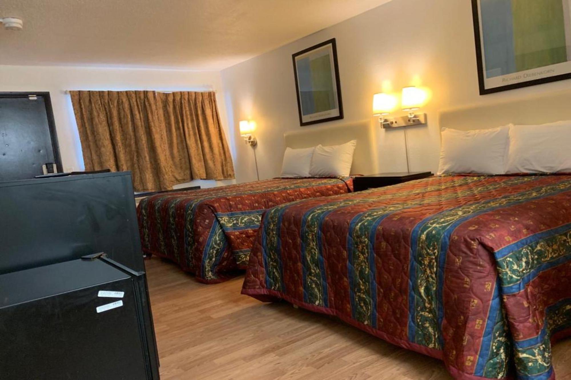 Economy Inn Of Holland Zewnętrze zdjęcie