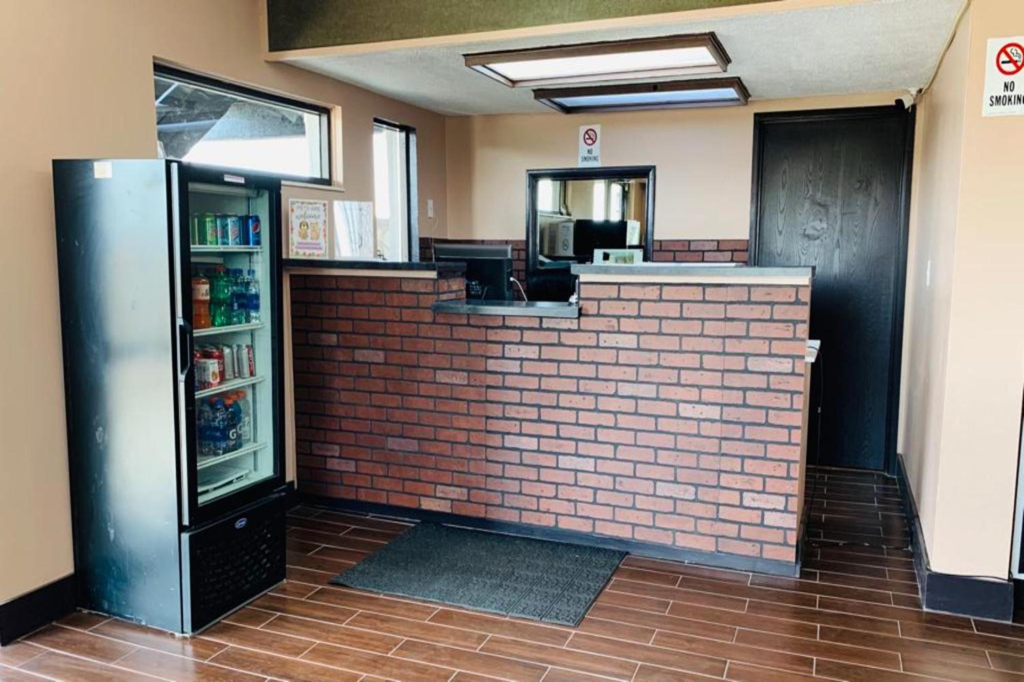 Economy Inn Of Holland Zewnętrze zdjęcie