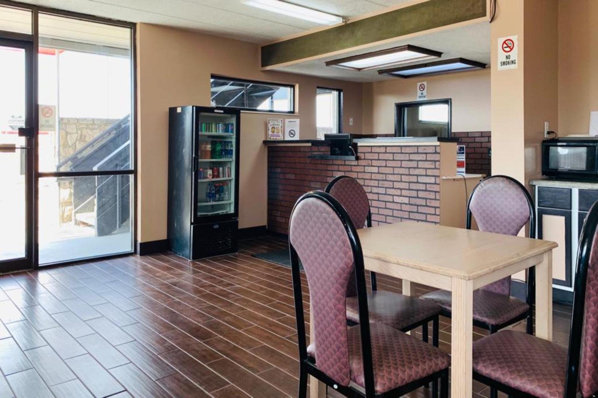 Economy Inn Of Holland Zewnętrze zdjęcie
